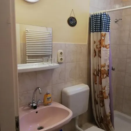 Konukevi Istvan Vendeghaz *