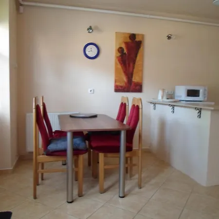 Konukevi Istvan Vendeghaz Eğri